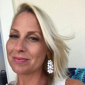 Meet your Posher, Monica